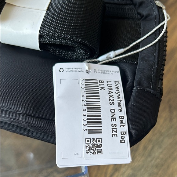 lululemon athletica Black Pouch NWT Christmas - Picture 5 of 5